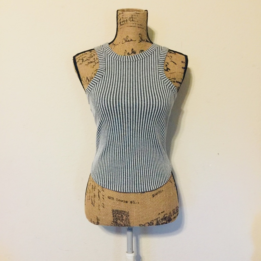 One ❤️ Clothing LA Gray Stripes Cropped Top. Sz. M